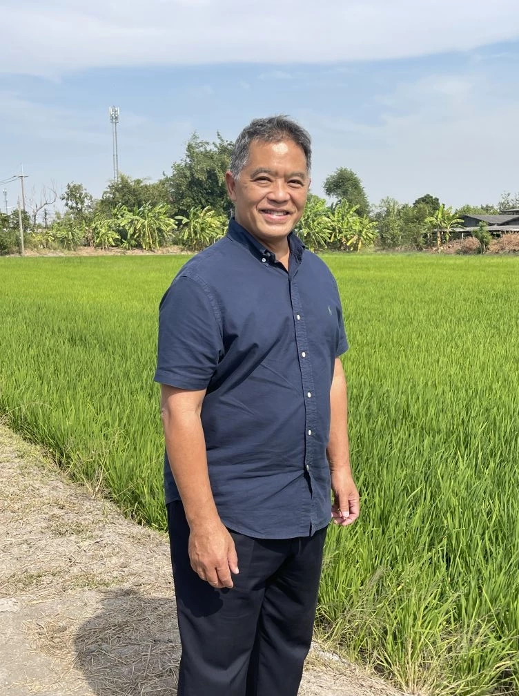  นายสุทธิพงศ์ ทัดพิทักษ์กุล หรือ ฮาร์ท อดีตพิธีกรและนักร้องชื่อดัง 