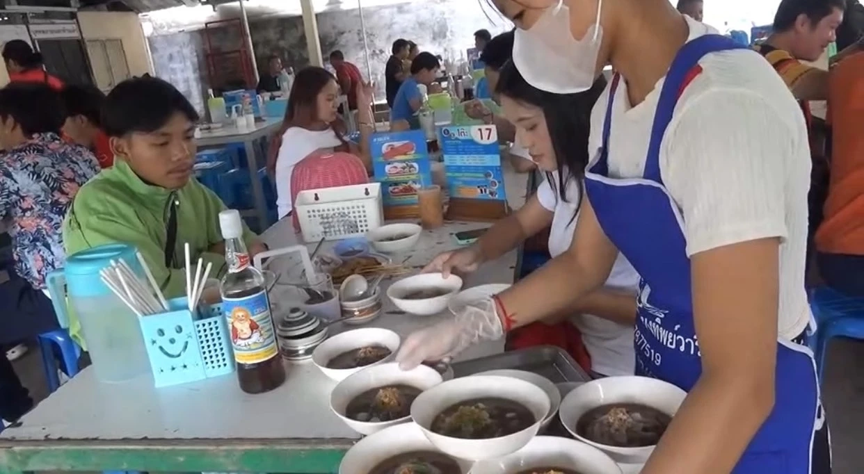 "ก๋วยเตี๋ยว 3 บาท" ถูกสุดในเชียงใหม่ในวันที่หมูแพง