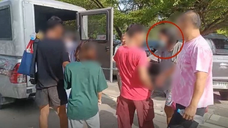 ฝากขังมือปาก้อนปูนใส่รถยนต์ ถนนบางนา - ตราด ฝากขัง แจ้งข้อหาหนัก