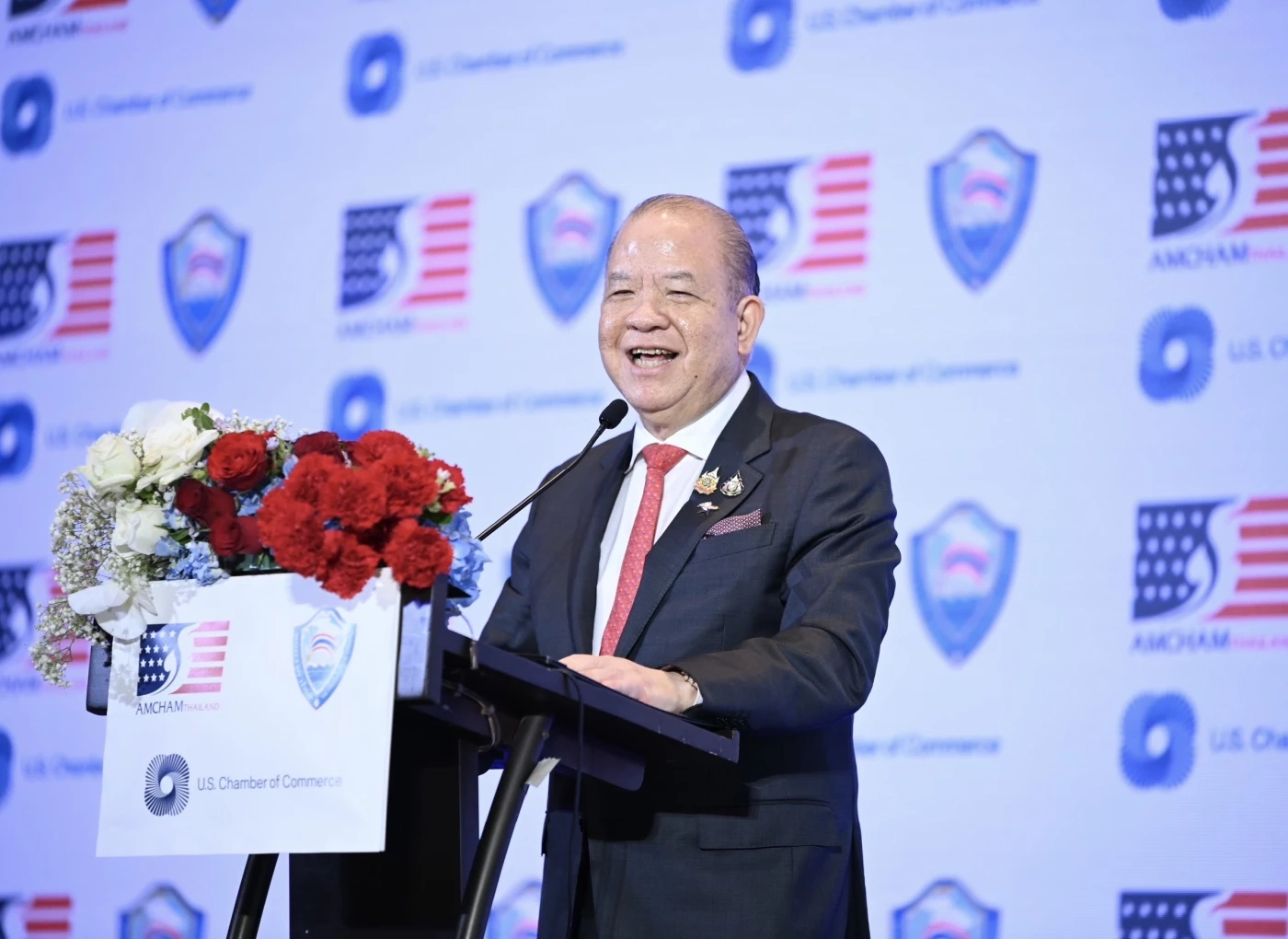 นายพิชัย นริพทะพันธุ์ รัฐมนตรีว่าการกระทรวงพาณิชย์ 