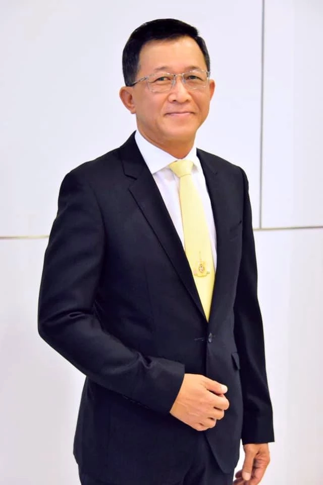 สราวุธ ทรงศิวิไล  อดีตอธิบดีกรมการขนส่งทางราง และอดีตอธิบดีกรมทางหลวง