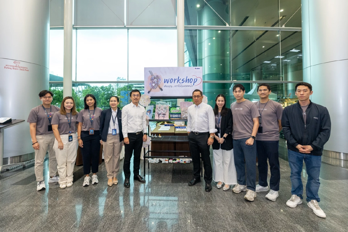 "ทิ้งอย่างไรให้ได้บุญ" OR ผุดไอเดียเก๋ เปลี่ยนลอตเตอรี่เป็นดอกไม้จันทน์ ช่วยเหลือสังคมยั่งยืน