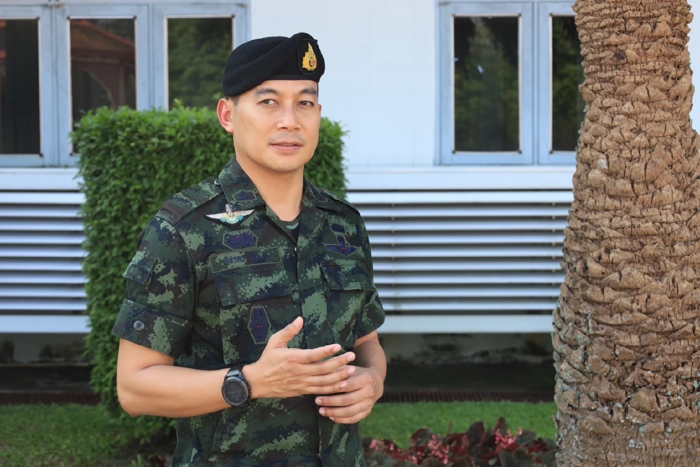 พันเอก วัชรกร อ้นเงิน โฆษกกองทัพภาคที่ 4 