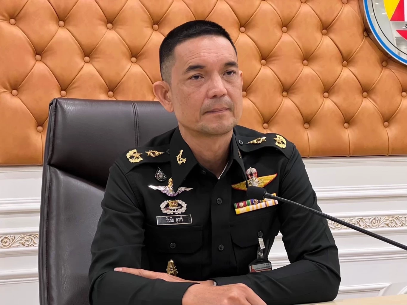 พล.ต.วินธัย สุวารี โฆษกกองทัพบก