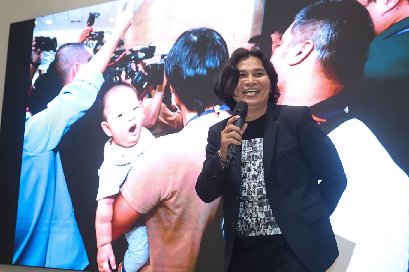 นายโสภณ สุเสนา จากเนชั่นโฟโต้ เปิดเผยเบื้องหลังภาพ “ตรงหน้าคือหน้าที่ ตรงนี้คือหัวใจ”