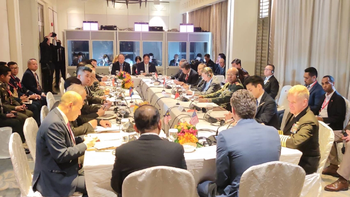 "ภูมิธรรม" ร่วมวงคุยผู้นำ-รมว.กลาโหม หลายชาติอย่างเป็นกันเอง