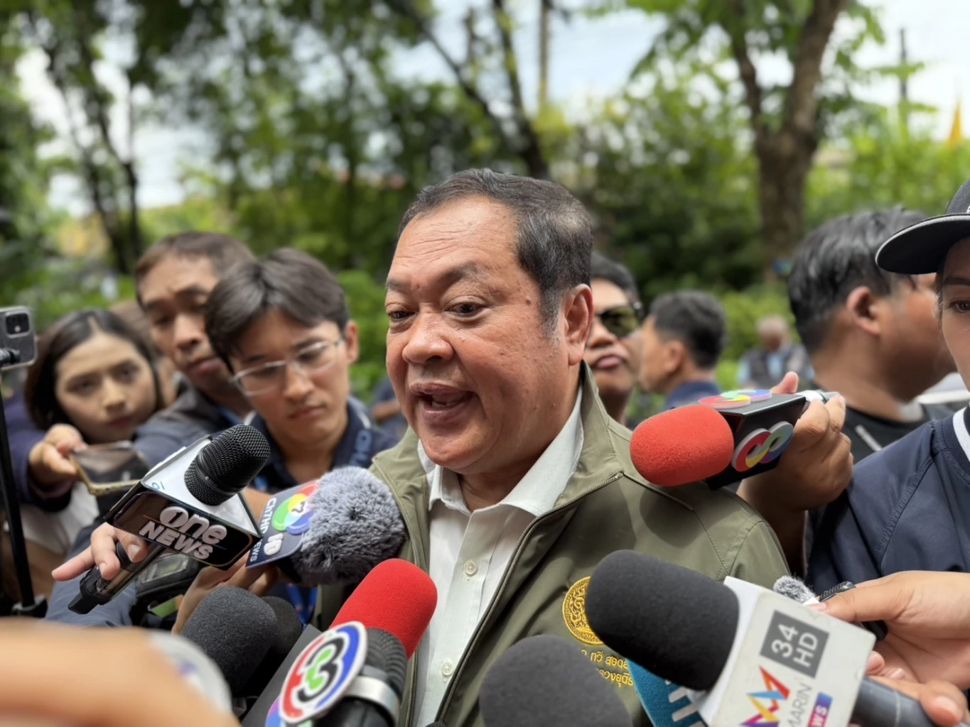 "ทวี" ลั่น สังคมมีสิทธิ์กังขา ปม "ทักษิณ" ป่วยรักษาตัวชั้น 14