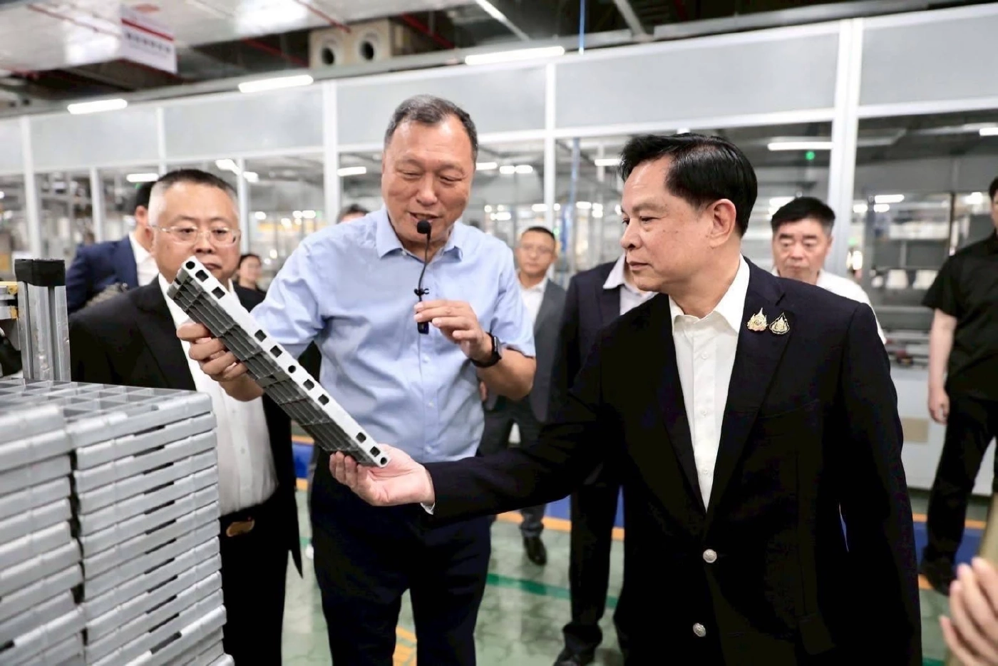 "พีระพันธุ์" เยือน "จีน" ขยายความร่วมมือ "โซลาร์เซลล์ราคาถูก เพื่อประชาชน"