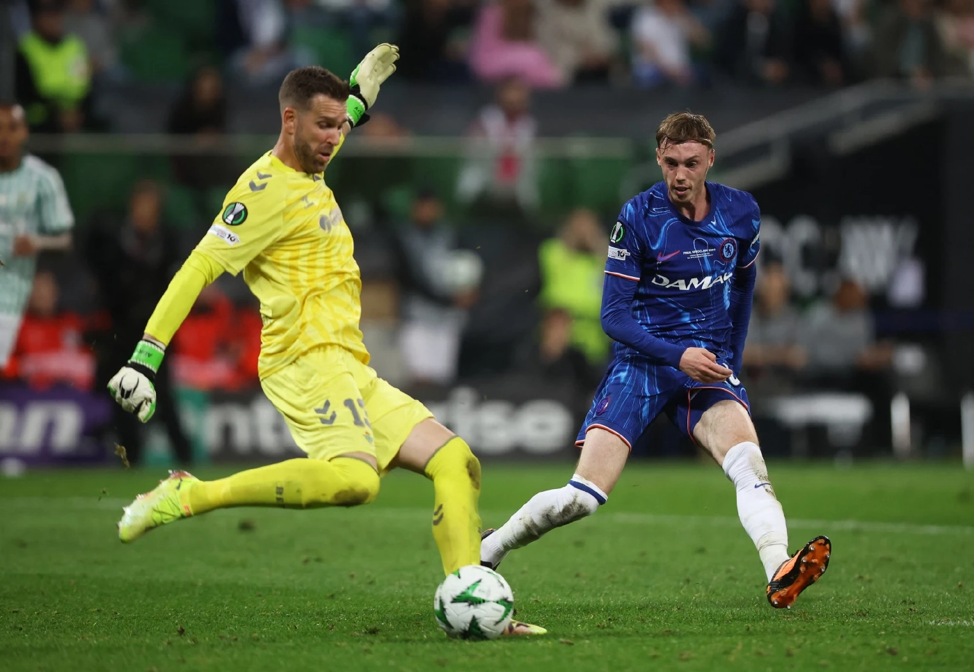 "เชลซี" รัวท้ายเกม ถล่ม "เบติส" 4-1 ผงาดแชมป์ คอนเฟอเรนซ์ลีก