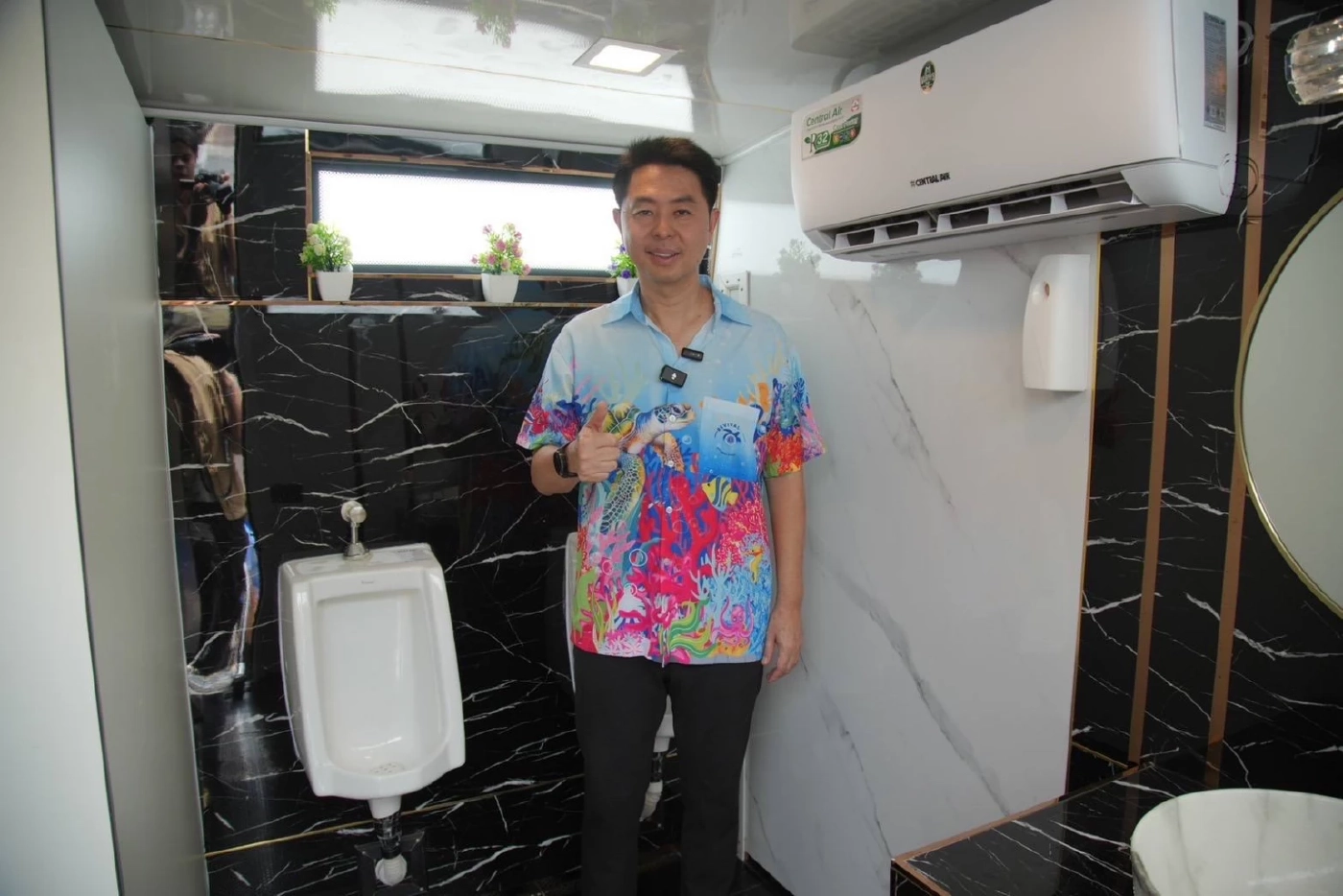 นายกเบียร์ จัดรถสุขาติดแอร์บริการฟรี จุดแรกวอล์คกิ้ง สตรีท พัทยา