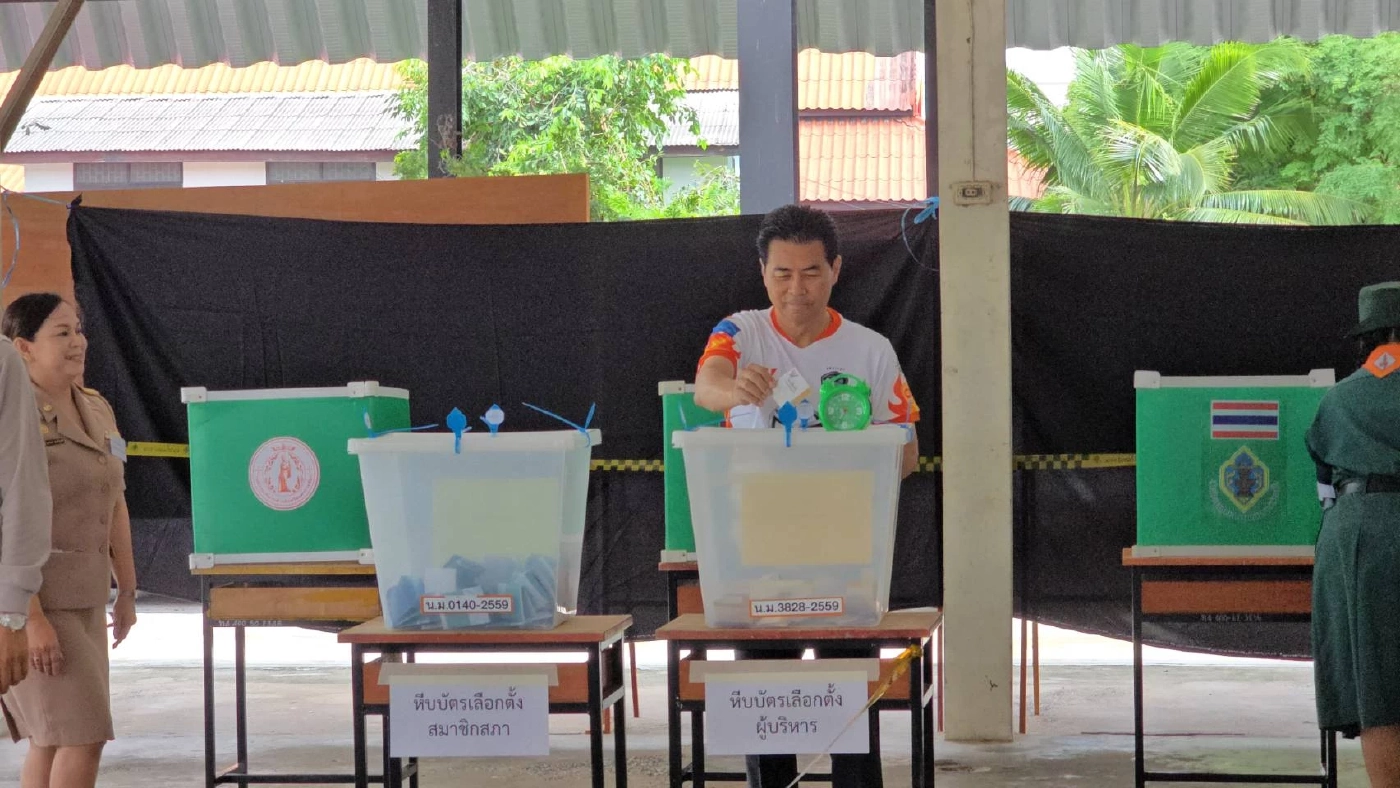 นายเทวัญ ลิปตพัลลภ ที่ปรึกษานายกรัฐมนตรี หัวหน้าพรรคชาติพัฒนา