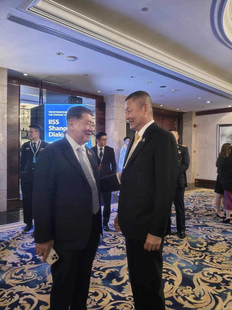 "ภูมิธรรม" ร่วมวงคุยผู้นำ-รมว.กลาโหม หลายชาติอย่างเป็นกันเอง