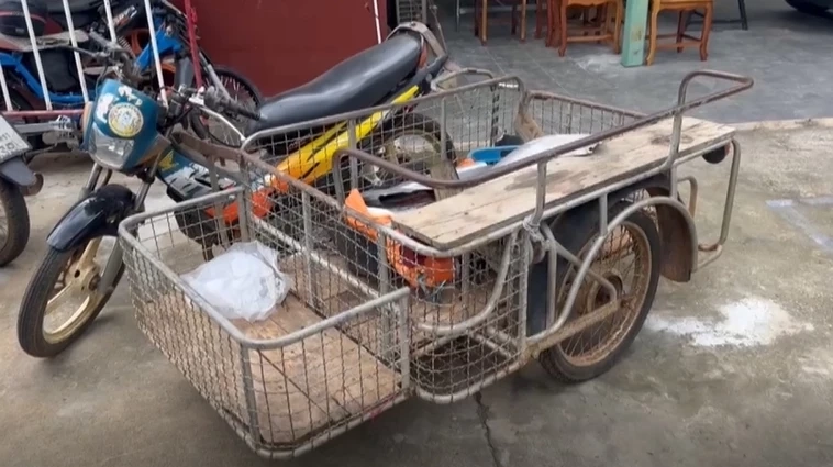 ช็อก! ร.ต.อ.เมาซิ่ง รถตราโล่ชนรถจยย.พ่วงข้างหญิง 48 เจ็บ (คลิป)