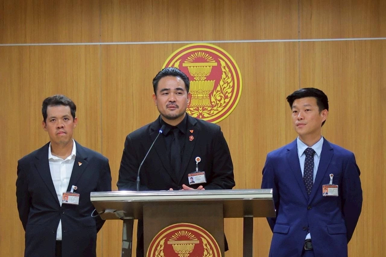 นายสหัสวัต คุ้มคง ส.ส.ชลบุรี พรรคประชาชน