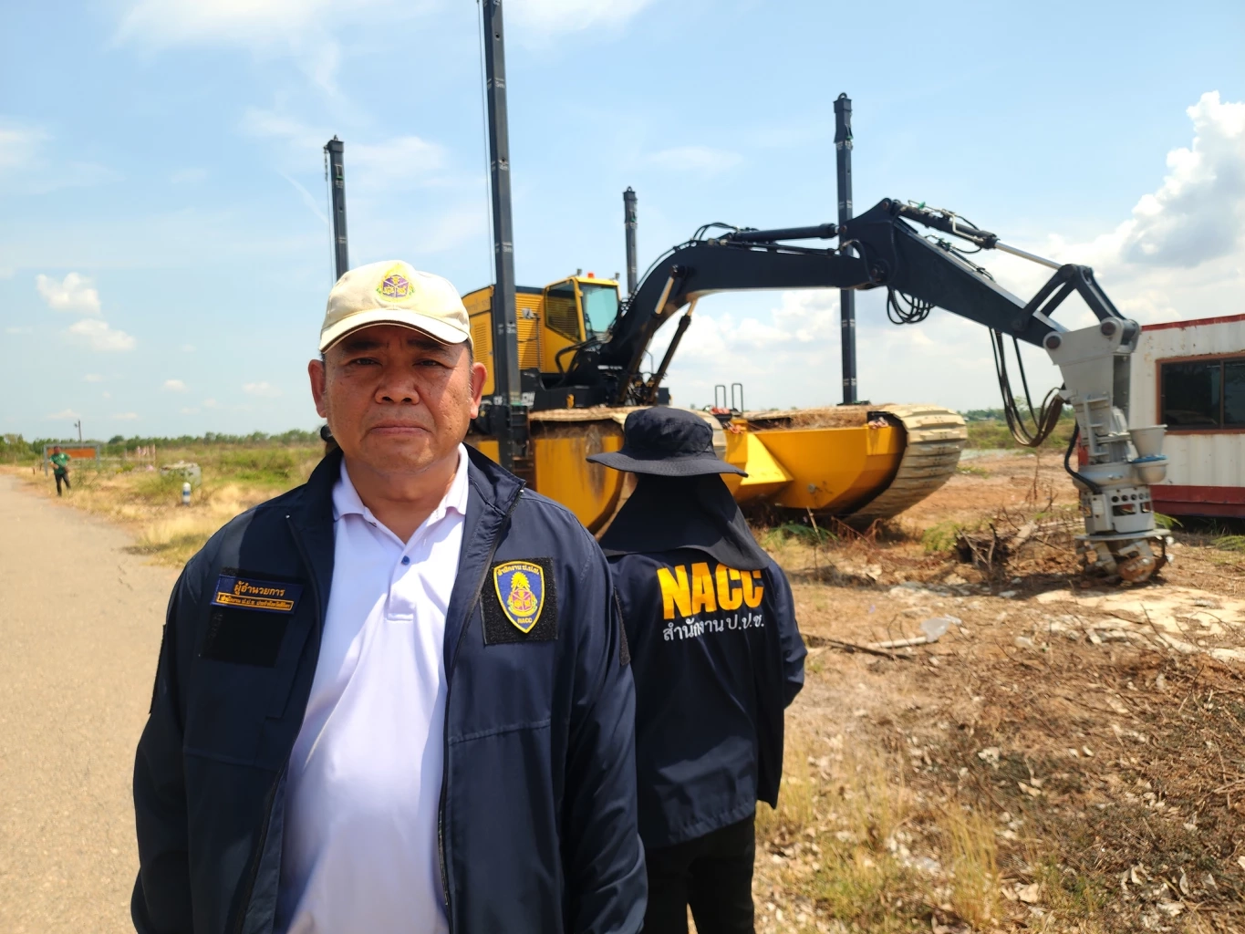 "ป.ป.ช.พิจิตร-ป.ป.ท.เขต 6" รุมตรวจ  "เรือดูดโคลนสะเทิ้นน้ำสะเทิ้นบก" จอดทิ้ง 2 ปี