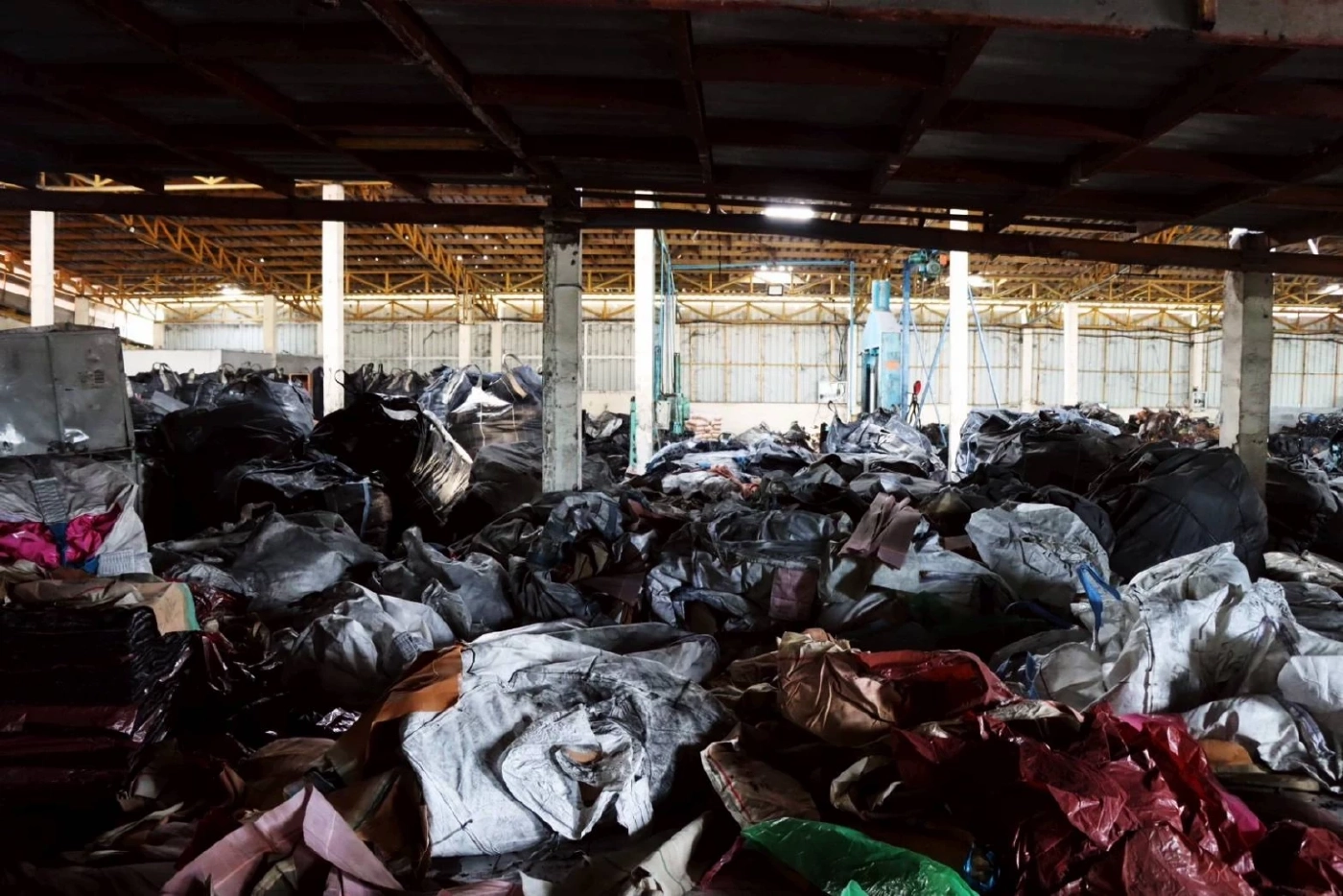 "เอกนัฏ" ส่ง "ทีมสุดซอย" ตามรวบ "รง.เถื่อนระยอง" หูไวขนของหนี ตามรวบถึงเมืองชลฯ