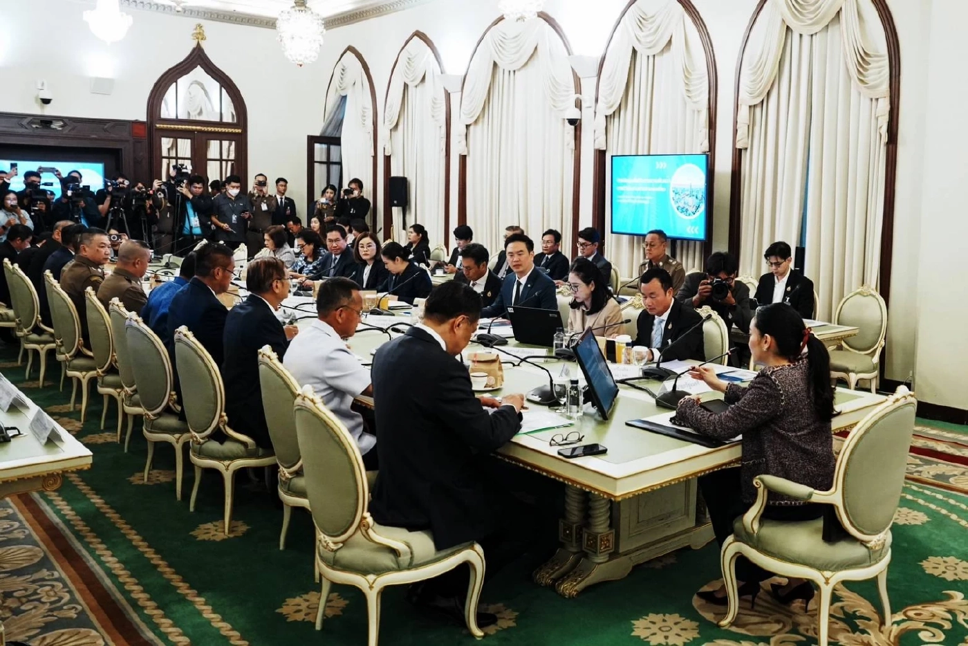 "นายกฯ" นั่งหัวโต๊ะถก "บูสท่องเที่ยว" เล็งใช้งบ 1.57 แสนล้านบาท อัดฉีด