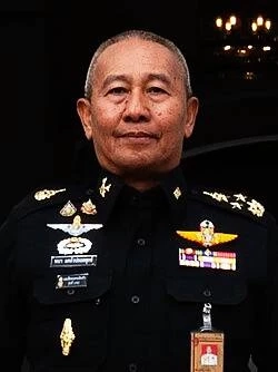 "บิ๊กปู" นัดเจรจา "ผบ.ทบ.กัมพูชา" วันนี้ เตรียมกางแผนที่ดูจุดขุดคูเลต