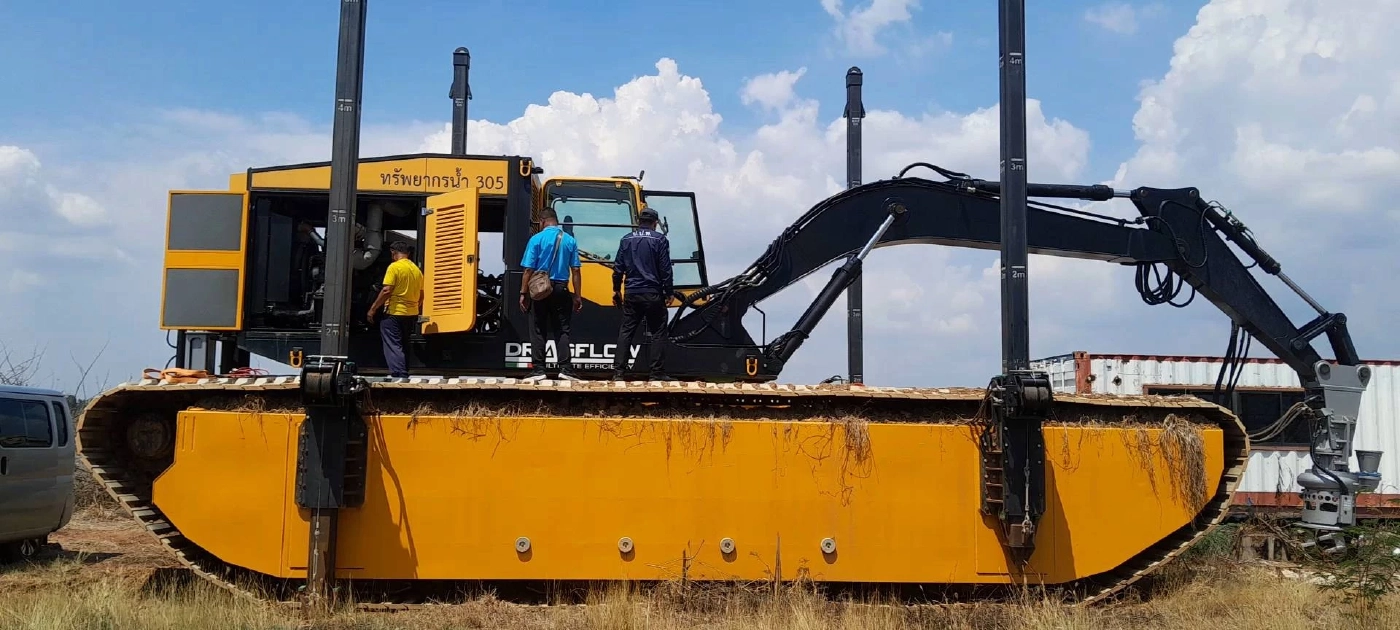 "ป.ป.ช.พิจิตร-ป.ป.ท.เขต 6" รุมตรวจ  "เรือดูดโคลนสะเทิ้นน้ำสะเทิ้นบก" จอดทิ้ง 2 ปี