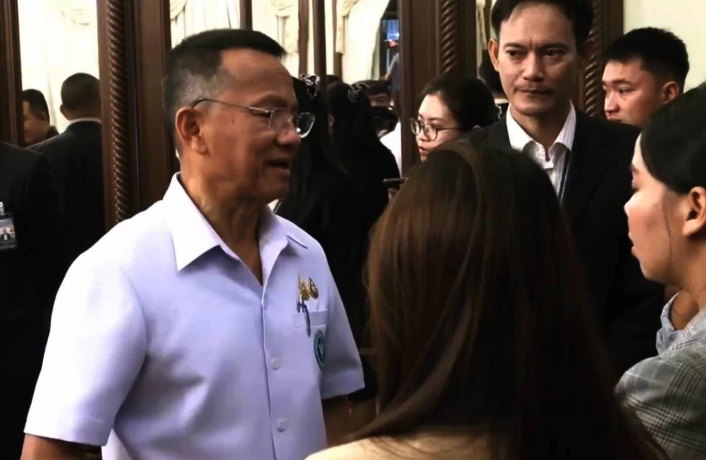 “สมศักดิ์” เลี่ยงสื่อ ยังไม่ปริปาก ปม ”วีโต้“ แพทยสภา บอกรอแจงที่สภาฯ ช่วงเย็น