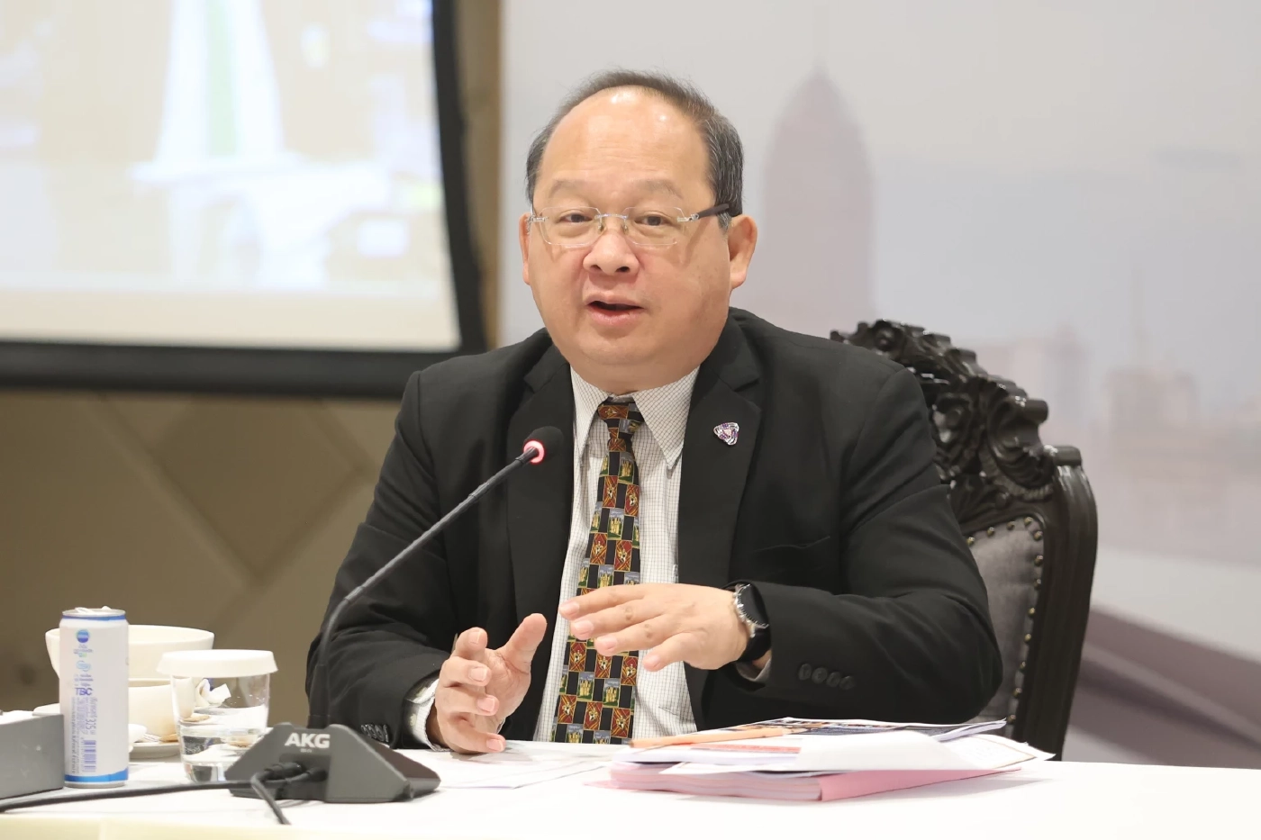 นายเกรียงไกร  เธียรนุกุล ประธานสภาอุตสาหกรรมแห่งประเทศไทย (ส.อ.ท.)