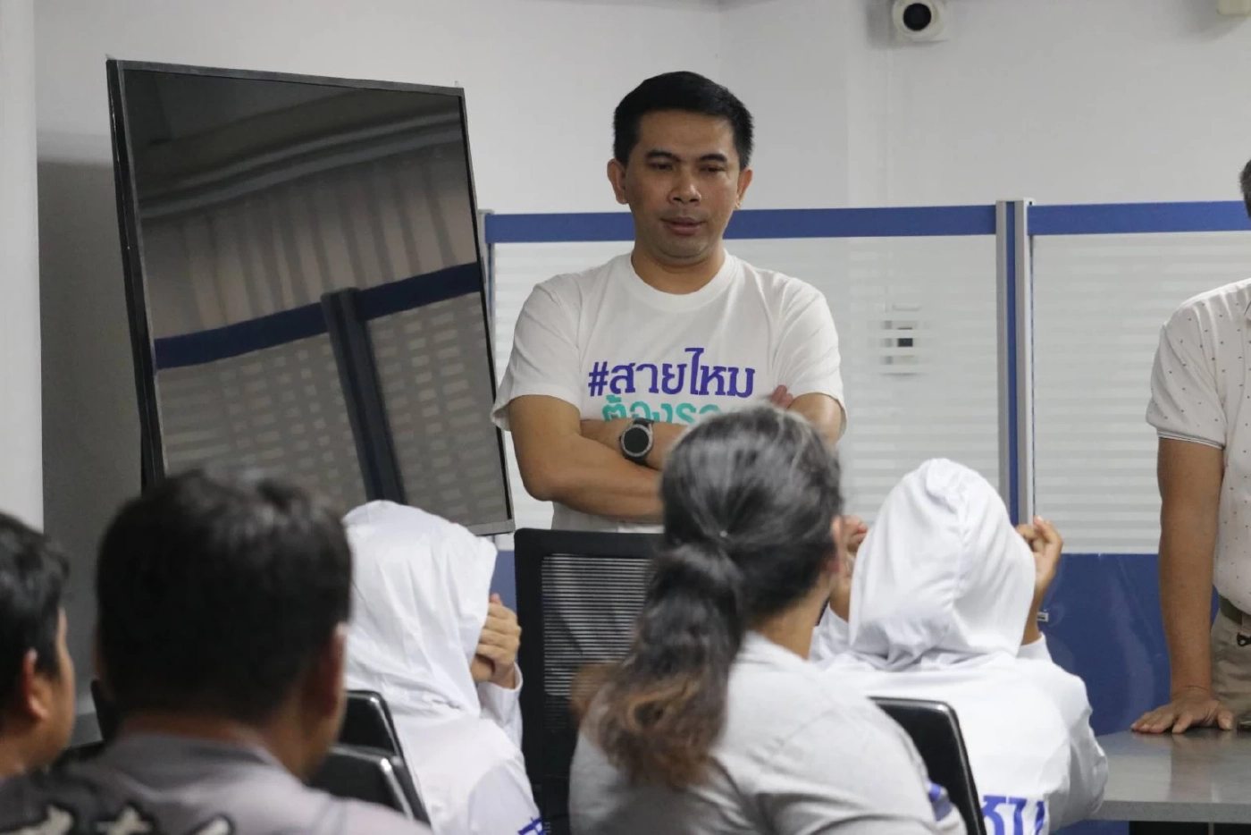 ร้องเอาผิด “เจ้าอาวาสวัดดัง” ลวงซื้อกามสาว 13 ไปสวิงกิ้งกับสาว 18