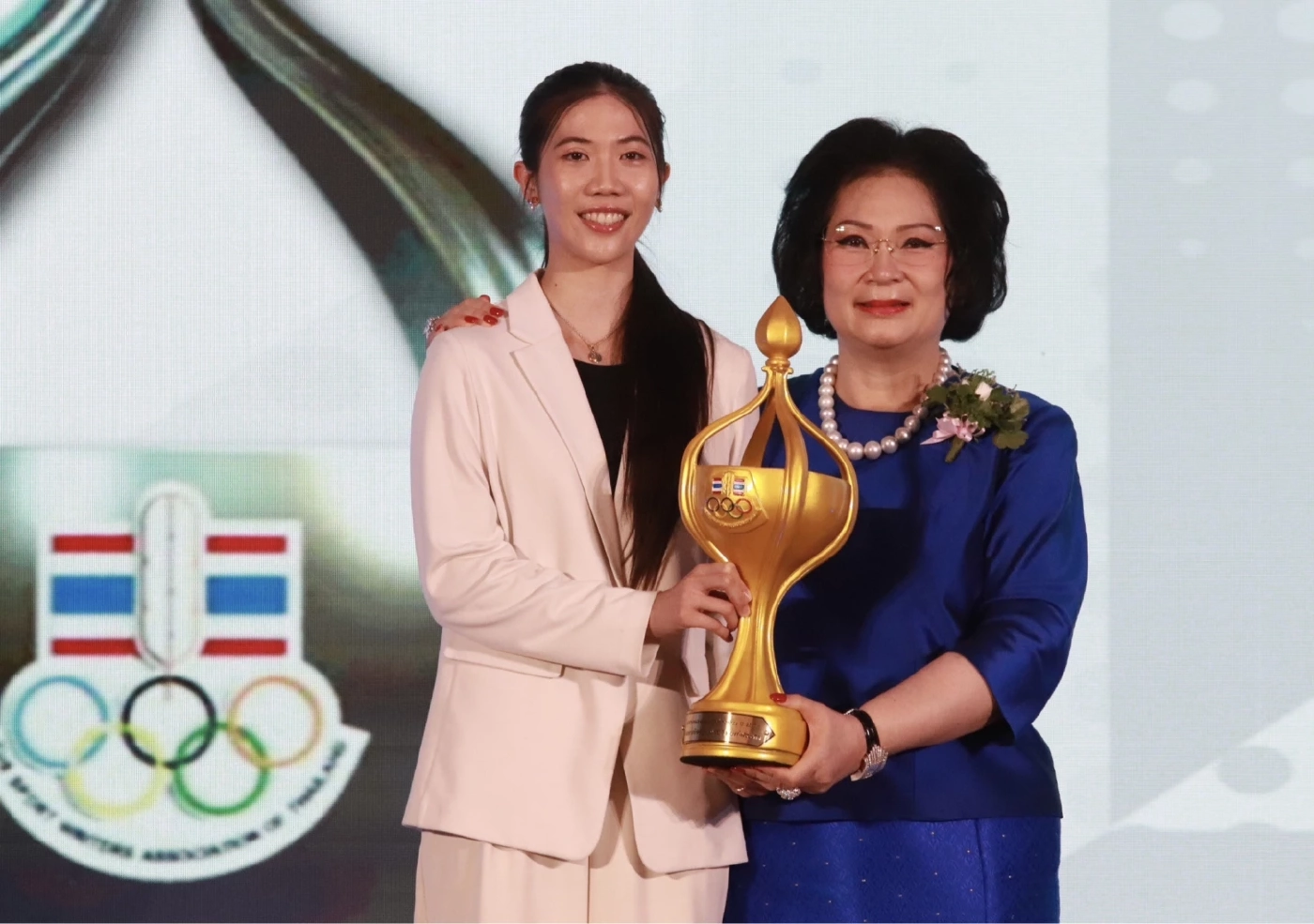 "เทนนิส" คว้า 2 รางวัลใหญ่ วันนักกีฬายอดเยี่ยม ส.ผู้สื่อข่าวกีฬา