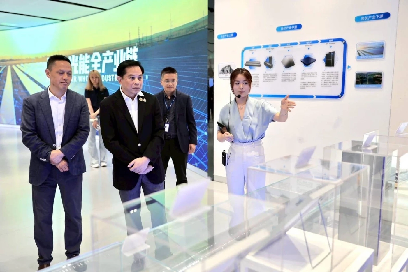 "พีระพันธุ์" เยือน "จีน" ขยายความร่วมมือ "โซลาร์เซลล์ราคาถูก เพื่อประชาชน"