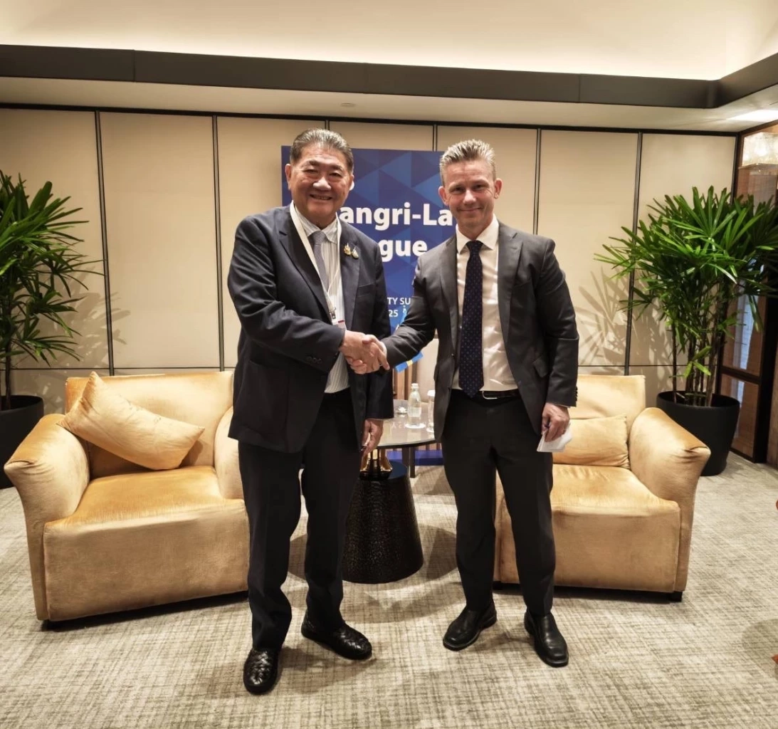 "ภูมิธรรม" ร่วมวงคุยผู้นำ-รมว.กลาโหม หลายชาติอย่างเป็นกันเอง