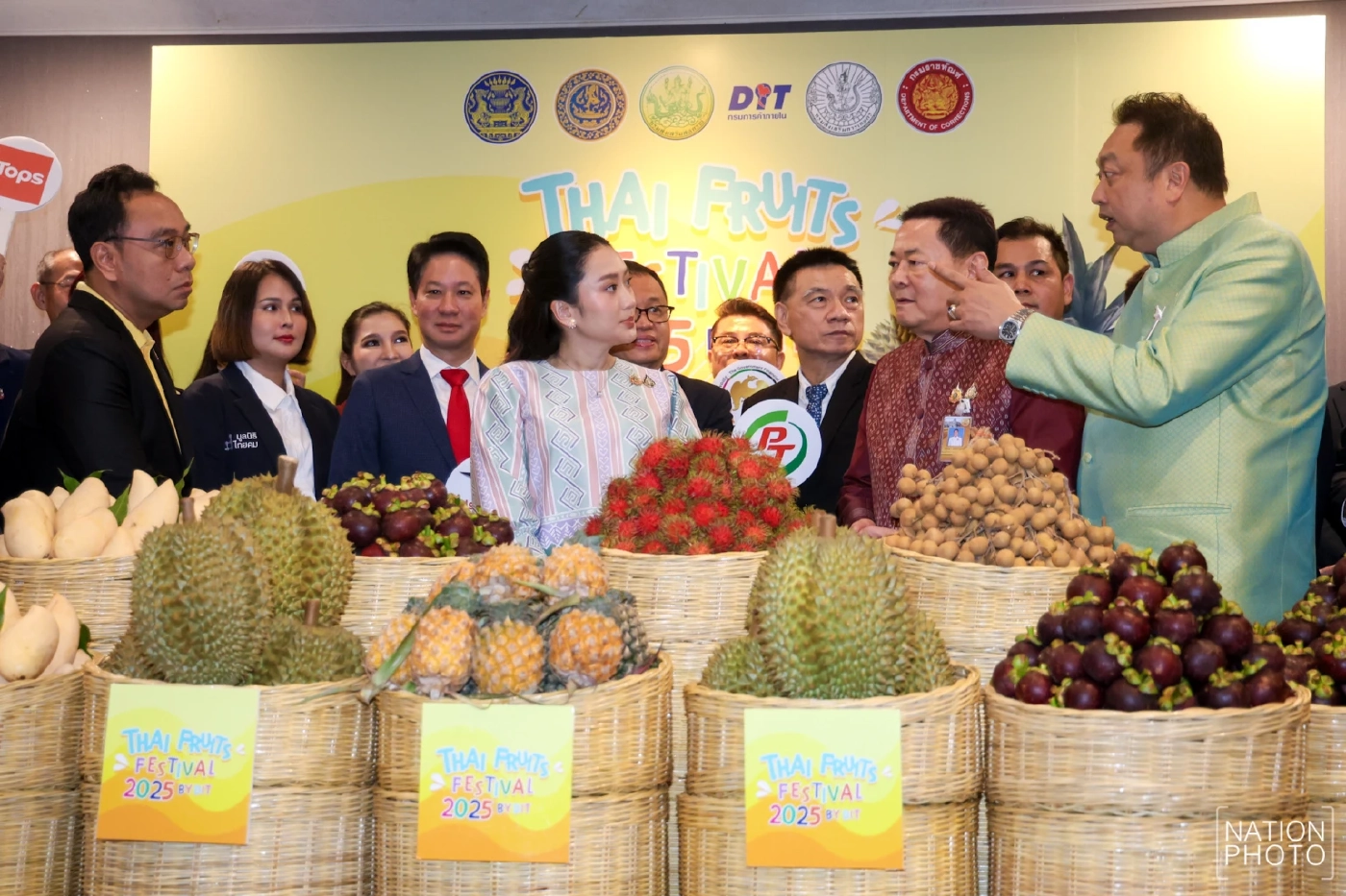 นายกฯ-นฤมล พบผู้ประกอบการรับซื้อผลไม้ ย้ำคุมเข้มมาตรฐานผลผลิต