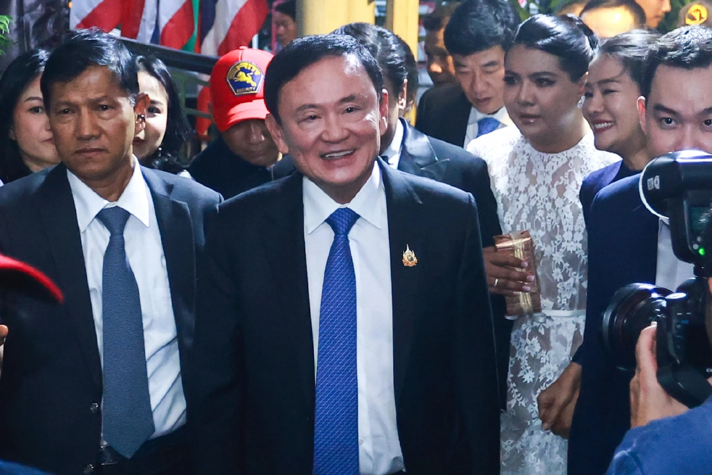 ไปศาลฎีกาฯ ทำไม! ยังไม่ถึงคิว "ทักษิณ" ออกโรง?