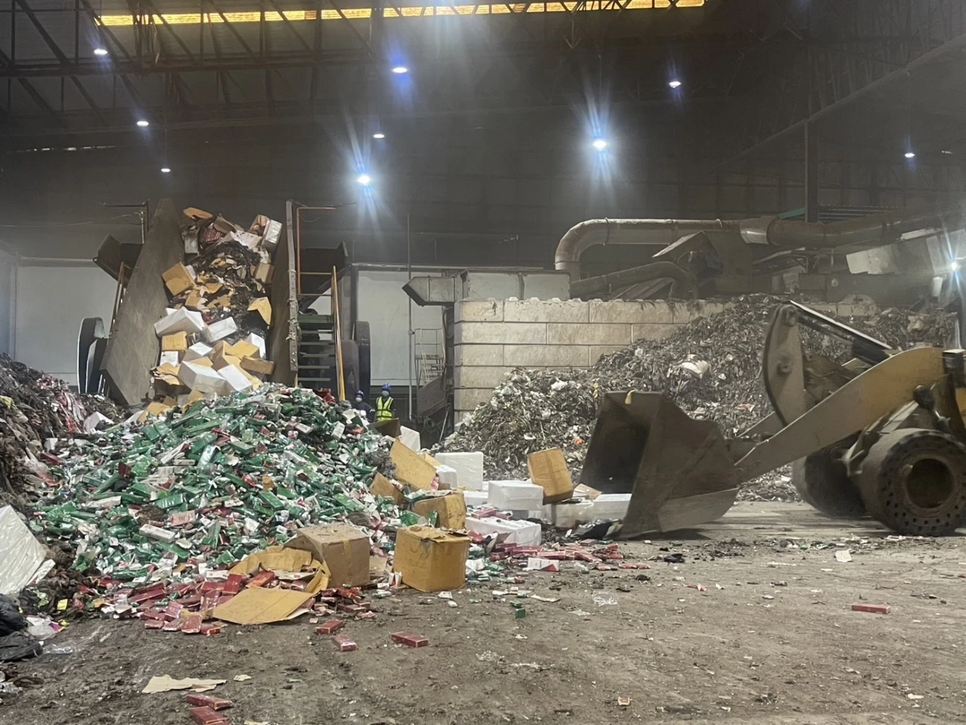 กรมศุลฯภาค.4  เผาบุหรี่เถื่อนตกเป็นของเเผ่นดิน 1.5 หมื่นล้านมวน