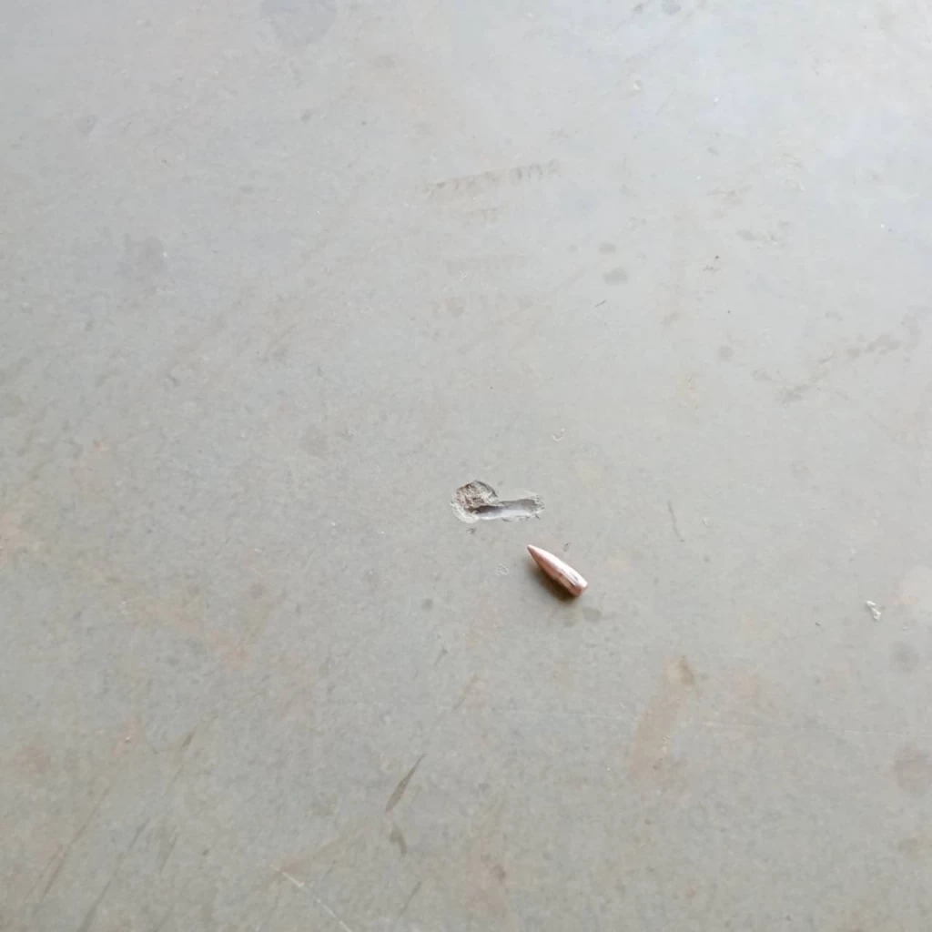 กองกำลังติดอาวุธ โจมตีทหารลาว กระสุนตกทะลุหลังคาบ้านฝั่งไทย