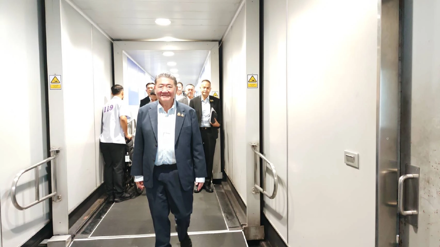 ภูมิธรรม เวชยชัย รองนายกรัฐมนตรี และรัฐมนตรีว่าการกระทรวงกลาโหม