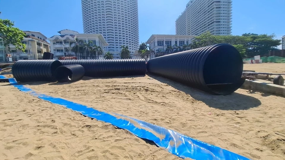 "นายกเบียร์" วางท่อระบายน้ำยักษ์ รับมือน้ำท่วมหาดจอมเทียนพัทยา