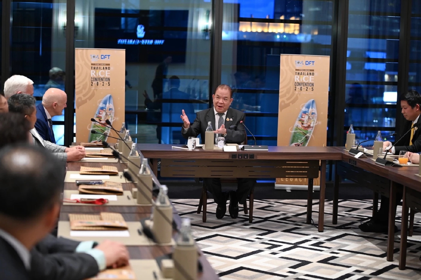 พาณิชย์เร่งเครื่องส่งออกข้าวไทยปิดดีลขายข้าว 5 แสนตัน