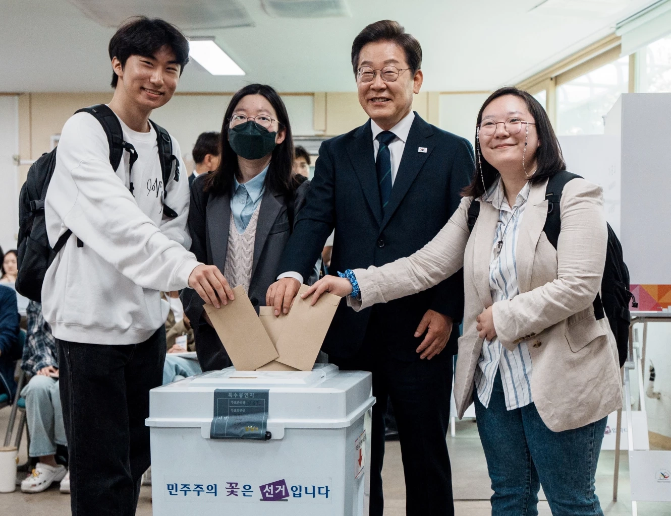 ชาวเกาหลีใต้ใช้สิทธิเลือกตั้ง ปธน.ล่วงหน้า ทำสถิติสูงสุดอันดับ 2