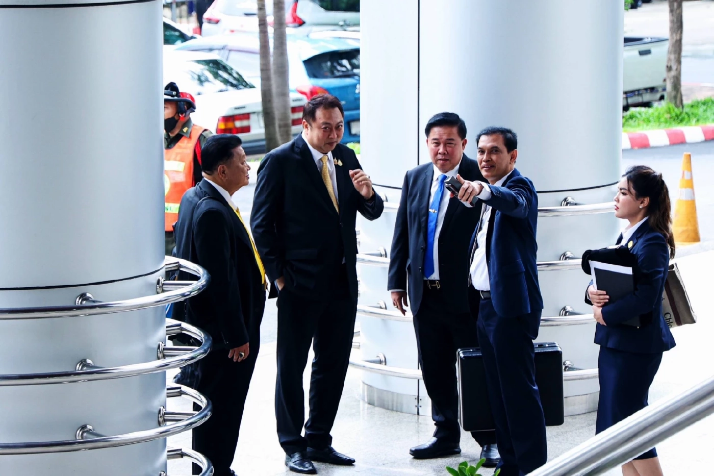 "สุชาติ" เบิกความ คดี ฟ้องหมิ่นฯ "สส.ไอซ์-สส.สหัสวัต" เรียก 50 ล้าน ปม พาดพิง "ประกันสังคม" ซื้อตึก "Skyy9" แพง 7 พันล้าน