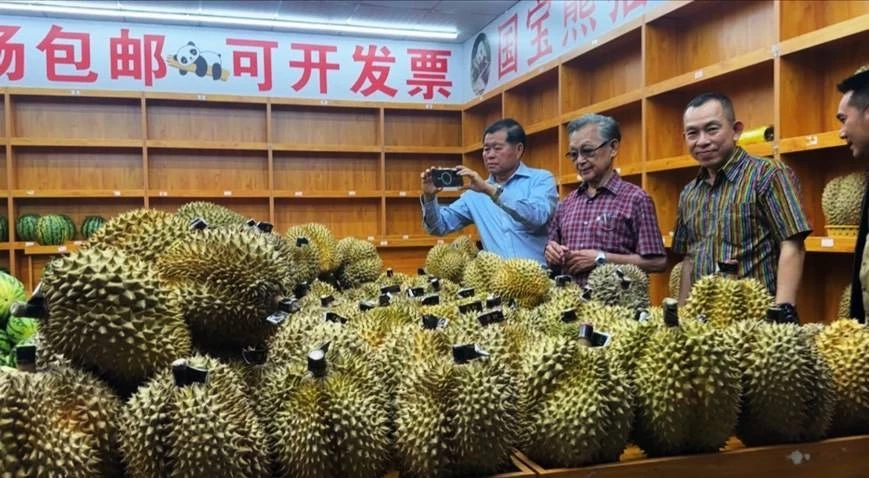 "ชวน–นิพนธ์" ลุย "ตลาดทุเรียนไทย" ในเฉิงตู ขยายโอกาส "ตลาดผลไม้ไทย"
