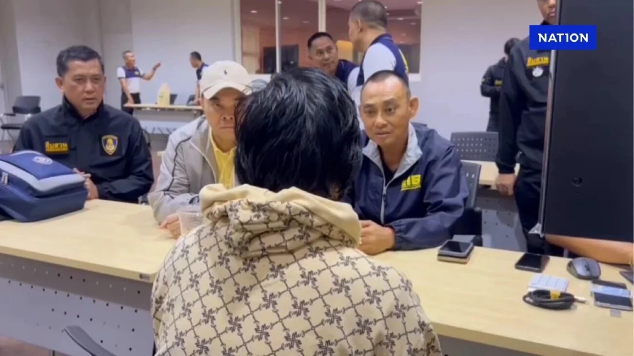 นายเอกพจน์ หรือ อดีตพระมหาเอกพจน์ อดีตเลขาทิดแย้ม