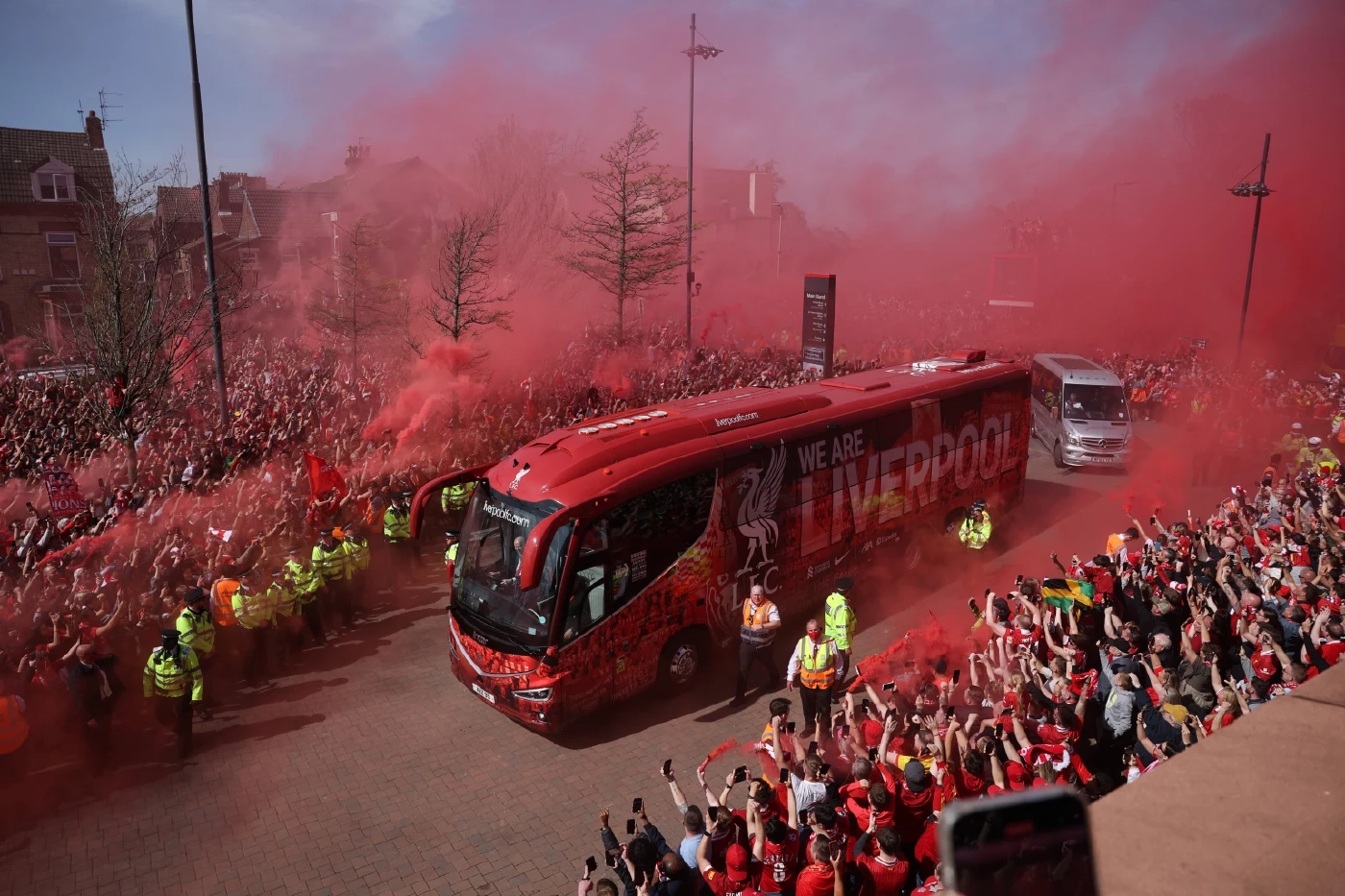 ทุกสิ่งที่คุณต้องรู้ ก่อนดู ลิเวอร์พูล ชูถ้วยแชมป์พรีเมียร์ลีกคืนนี้