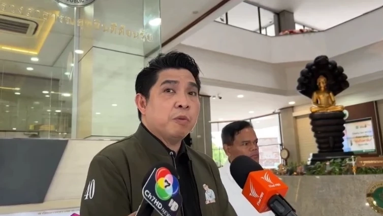 นายกองตรีธนกฤต จิตรอารีย์รัตน์ ผู้ช่วยรัฐมนตรีประจำกระทรวงสาธารณสุข