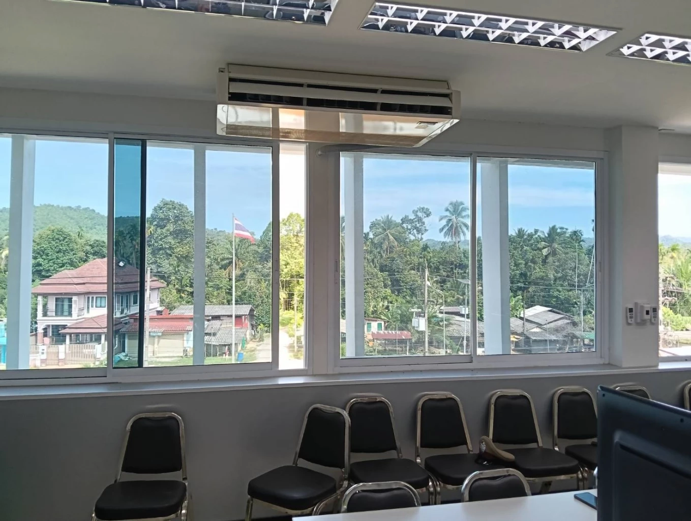 ภาพ-พฤติการณ์ คนร้ายถล่ม สภ.จะแนะ อึ้ง! เล็งขึ้นชั้น 3 ล้มทั้งยืน