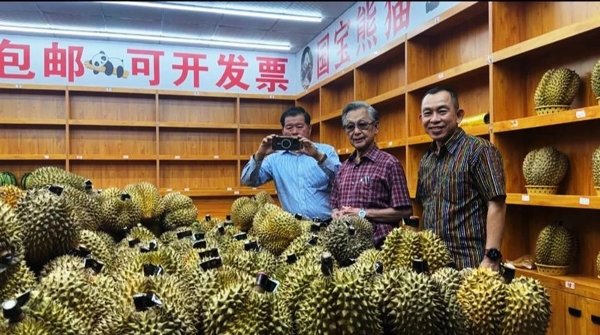 "ชวน–นิพนธ์" ลุย "ตลาดทุเรียนไทย" ในเฉิงตู ขยายโอกาส "ตลาดผลไม้ไทย"