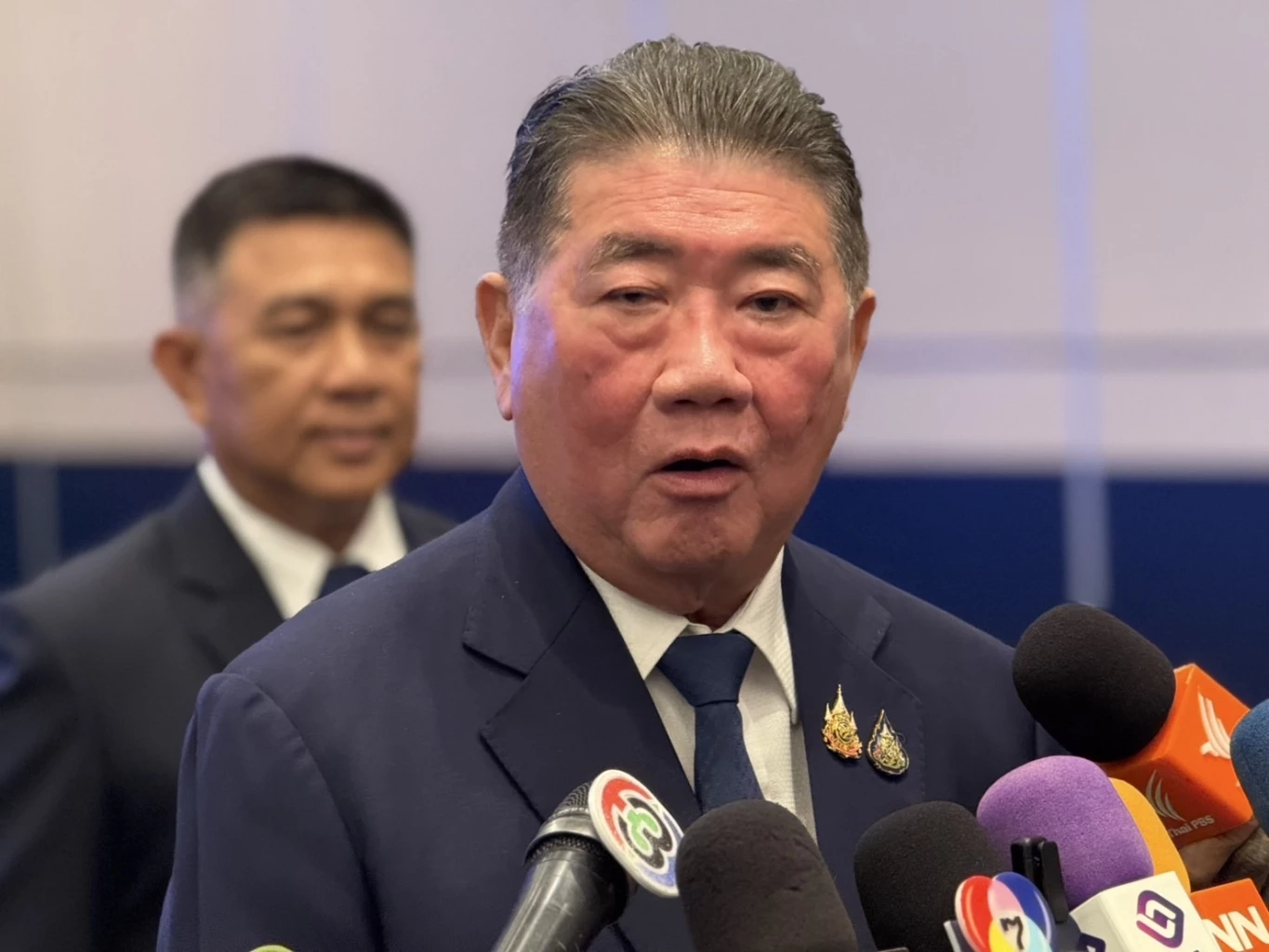 ภูมิธรรม เวชยชัย รองนายกรัฐมนตรีและรัฐมนตรีว่าการกระทรวงกลาโหม