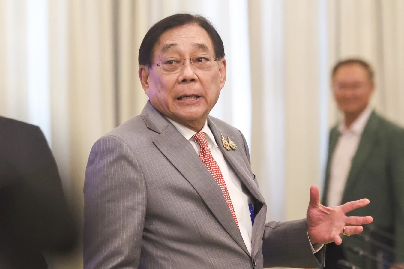 นายพิชัย ชุณหวชิร รองนายกฯ และ รมว.คลัง