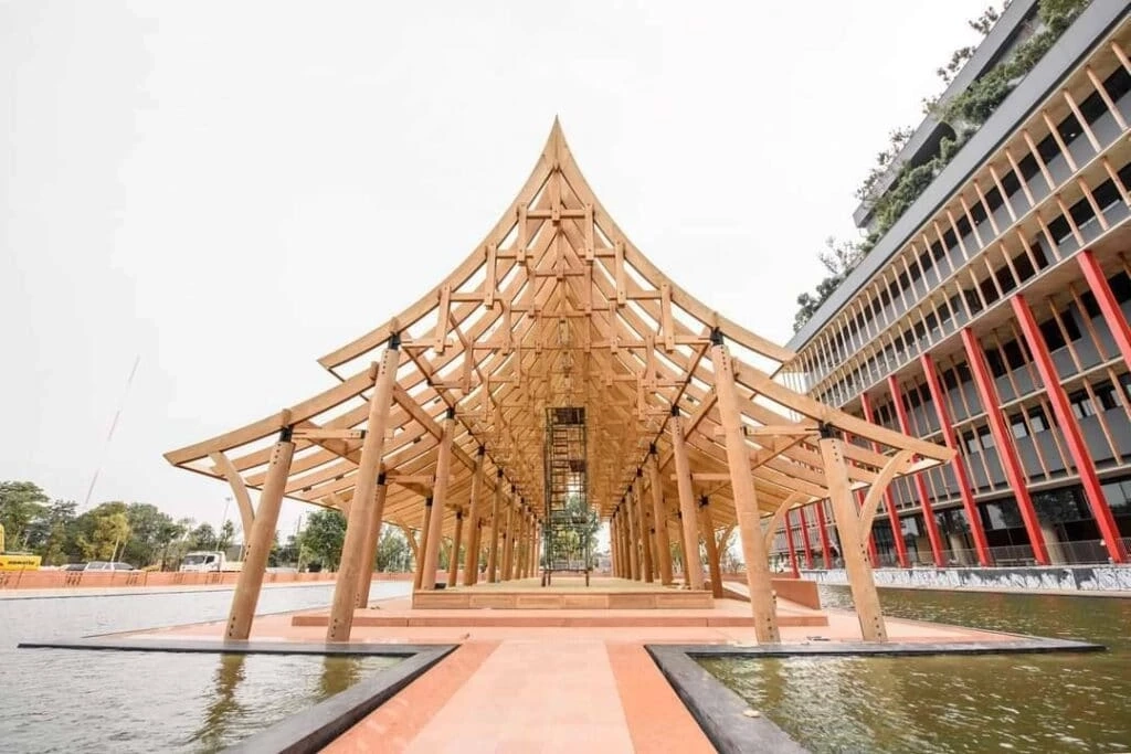 ศาลาแก้ว ที่ตั้งอยู่บริเวณรัฐสภาแห่งใหม่ ได้รับการเสนอของบประมาณปรับปรุง