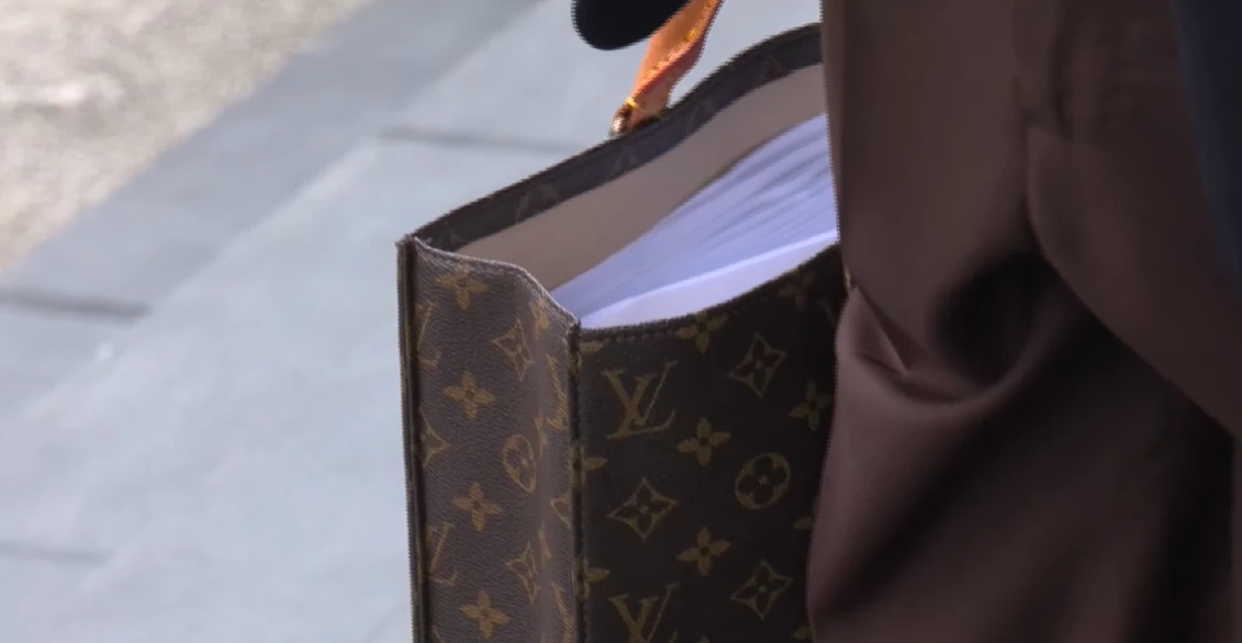 “ณฐพร” ให้ปากคำอัยการ ปมร้อง “ภูมิใจไทย” ฮั้ว สว.ล้มล้างการปกครอง