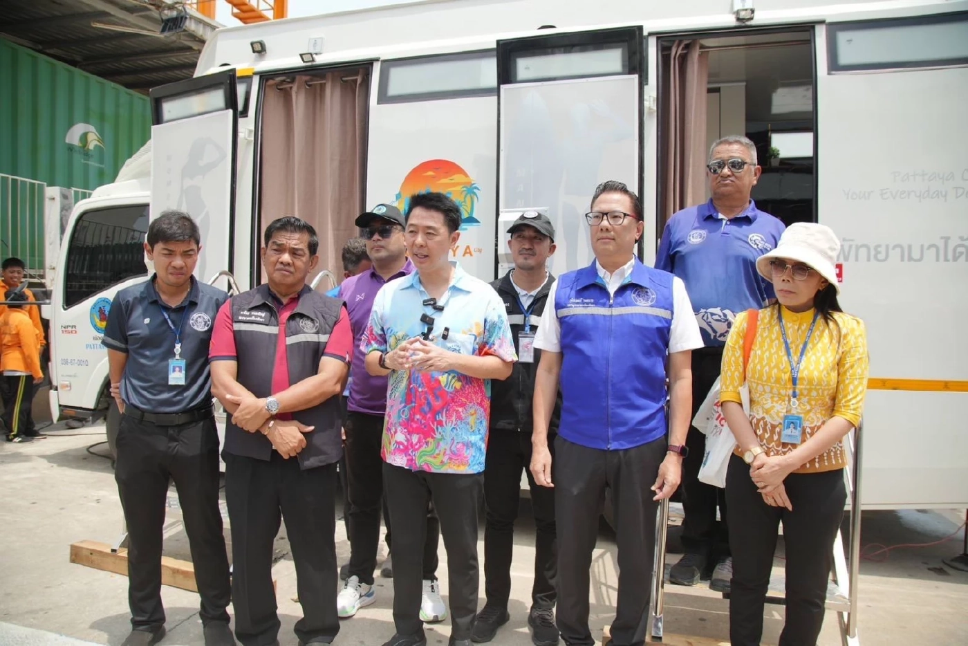 นายกเบียร์ จัดรถสุขาติดแอร์บริการฟรี จุดแรกวอล์คกิ้ง สตรีท พัทยา