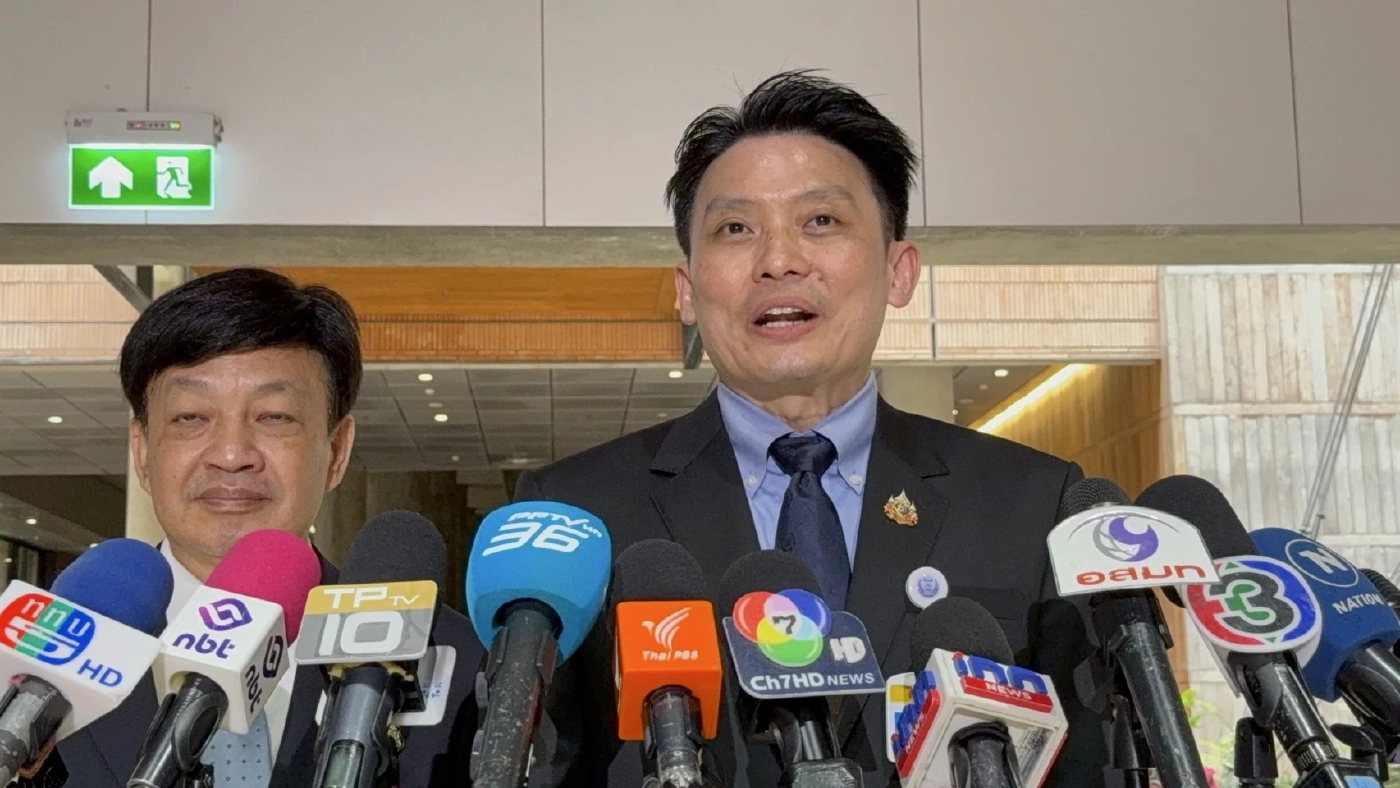 นายวีระพันธ์ สุวรรณนามัย สมาชิกวุฒิสภา (สว.) 